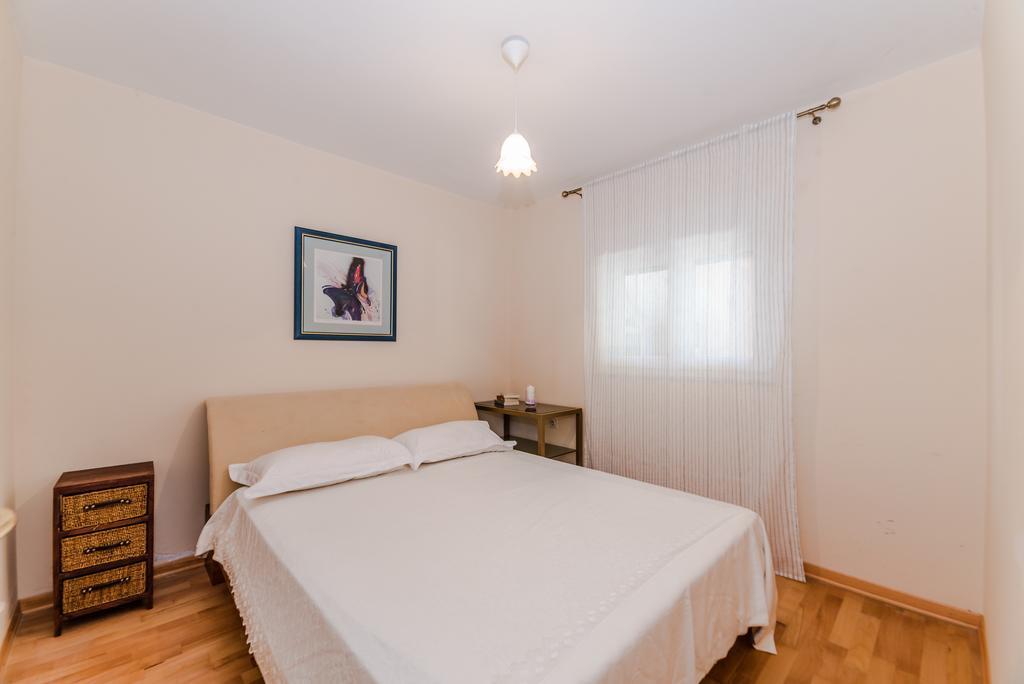 Paula Apartments Vir Eksteriør bilde