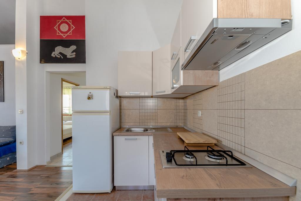 Paula Apartments Vir Eksteriør bilde