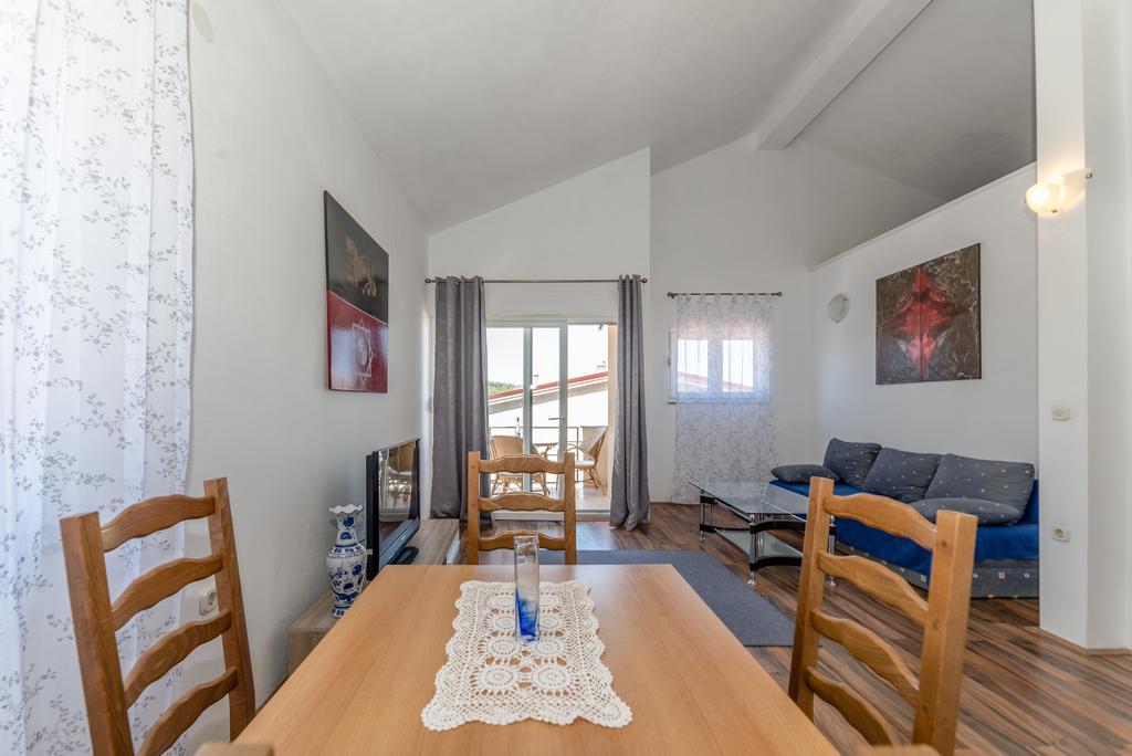 Paula Apartments Vir Eksteriør bilde