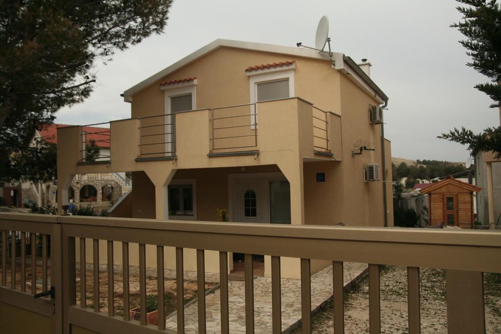 Paula Apartments Vir Eksteriør bilde